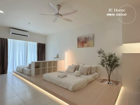 Living room, Photo of the whole room, Seating area, air conditioner