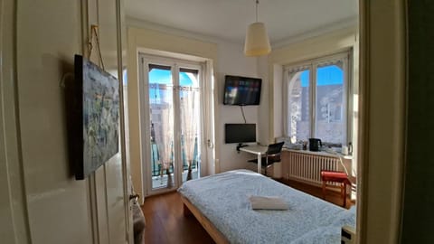 Bed, TV and multimedia, Lobby or reception