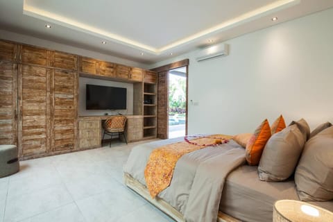 Chill out in a luxurious 4 BR villa Seminyak Villa in Kuta