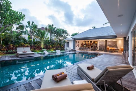 Chill out in a luxurious 4 BR villa Seminyak Villa in Kuta