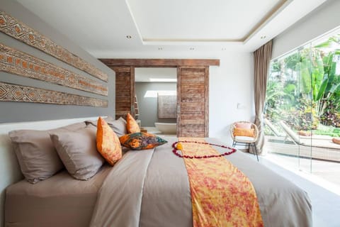 Chill out in a luxurious 4 BR villa Seminyak Villa in Kuta