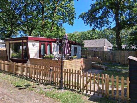 Property building, Garden, Balcony/Terrace