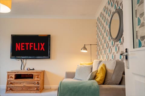 Communal lounge/ TV room, TV and multimedia, Living room