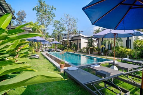 Garden, Swimming pool, sunbed