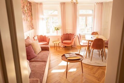 Rose Suite Apartment in Zurich City