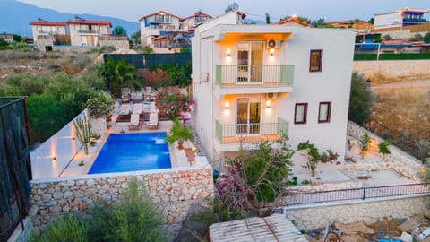 Property building, Patio, Spring, Day, Natural landscape, Mountain view, Pool view, Swimming pool, sunbed