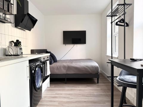 TV and multimedia, Kitchen or kitchenette, Bedroom