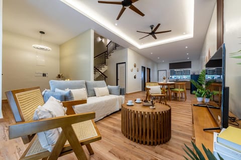 TV and multimedia, Living room, Seating area