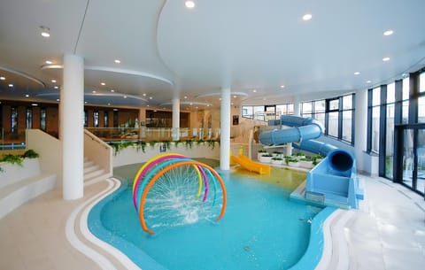 Swimming pool, Swimming pool