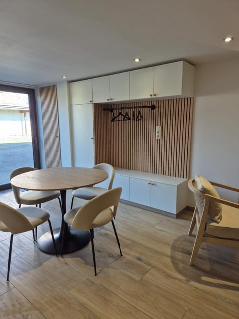 Dining area, Internal: Not applicable to any particular room