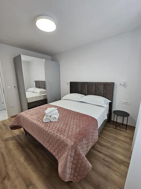 Bed, Bedroom, wardrobe