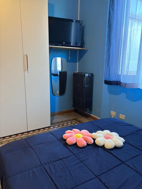 Bonanno street tower clock room Vacation rental in Pisa