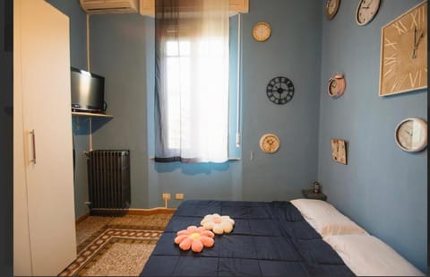 Bonanno street tower clock room Vacation rental in Pisa