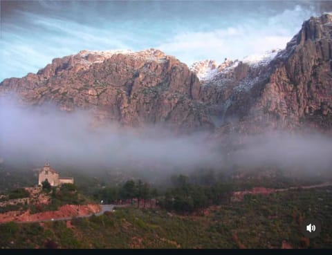 Nearby landmark, Natural landscape, Mountain view