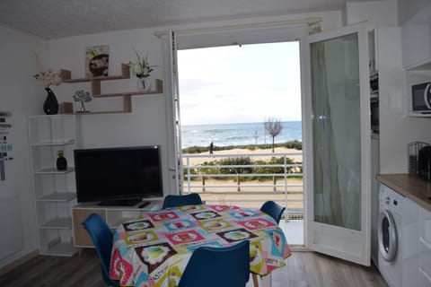 TV and multimedia, View (from property/room), Balcony/Terrace, Dining area