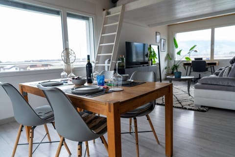 TV and multimedia, Dining area