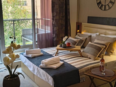 Seating area, Bedroom