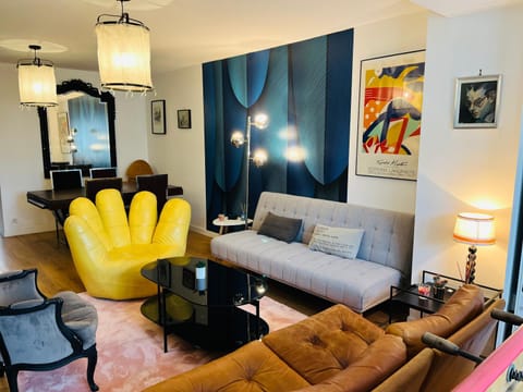 Living room, Decorative detail