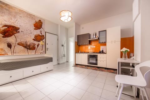 Kitchen or kitchenette, Dining area, pet friendly, stove