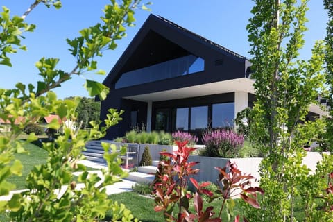 Day, Garden view