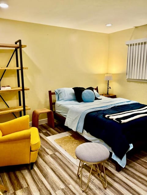 Entire home 4BR2B in Campbell close Netflix Los Gatos Villa in Campbell