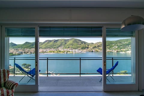 Day, Natural landscape, View (from property/room), Balcony/Terrace, Lake view, Mountain view