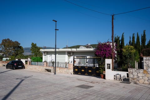 Neighbourhood, Parking