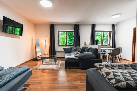 TV and multimedia, Living room, Photo of the whole room, Dining area