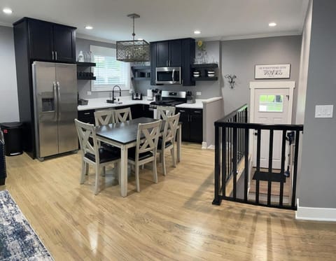 Kitchen or kitchenette, Dining area, dishwasher, oven