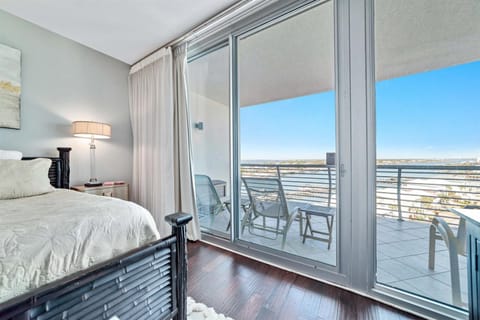 Bed, View (from property/room), Balcony/Terrace, Bedroom