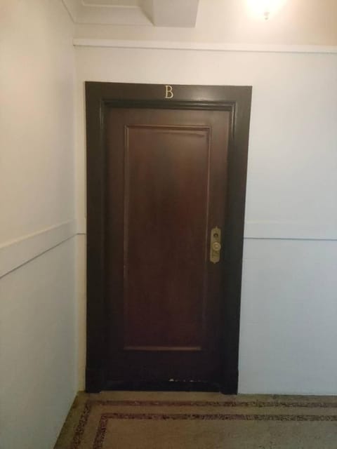 6 beds including 4 double beds and 2 single sofa beds in 1 bedroom and 1 living room apartment Apartment in Auckland