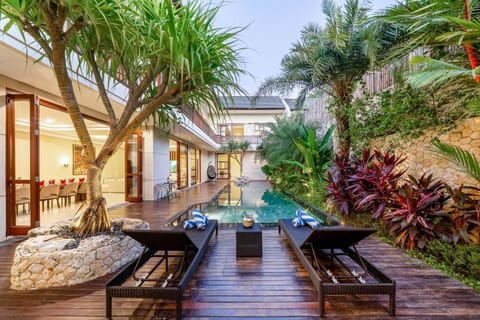 Property building, Swimming pool