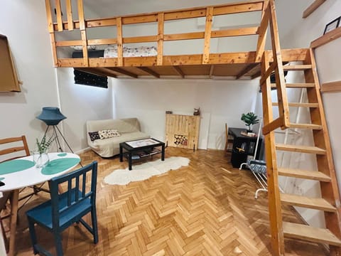 Living room, Photo of the whole room