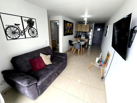 Communal lounge/ TV room, TV and multimedia, Seating area, Dining area