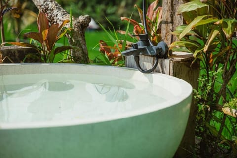 Green vanilla kabin House in Sidemen