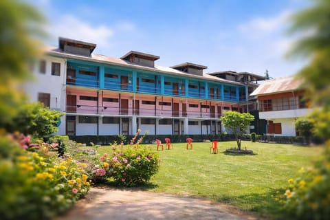 Property building, Natural landscape, Garden, Garden view