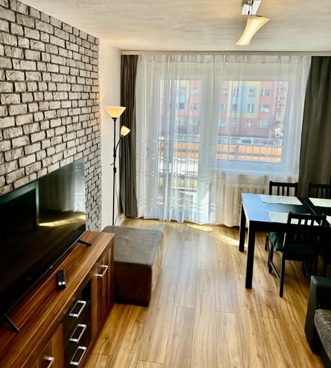 Communal lounge/ TV room, TV and multimedia, Living room
