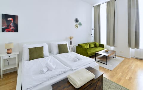 Bed, Seating area, Bedroom