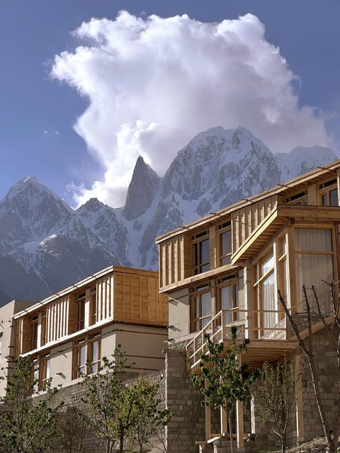 Property building, Nearby landmark, Day, Natural landscape, Mountain view