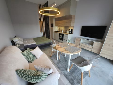 Communal lounge/ TV room, TV and multimedia, Living room, Seating area, Evening entertainment