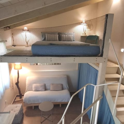 Photo of the whole room, Seating area, Bedroom