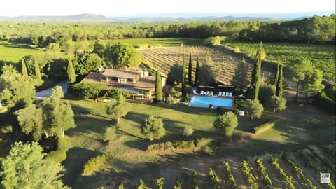 Property building, Bird's eye view, Swimming pool, Swimming pool