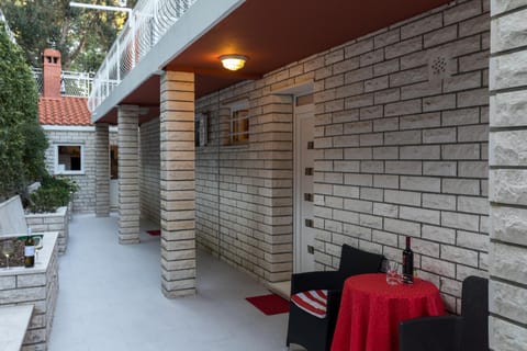 Property building, Balcony/Terrace, Dining area