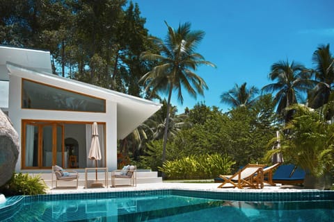 Property building, Patio, Day, Natural landscape, Garden, Garden view, Pool view, Swimming pool, sunbed