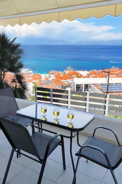 Balcony/Terrace, Balcony/Terrace, Dining area, City view, Sea view, Sea view, Street view, Quiet street view, furniture