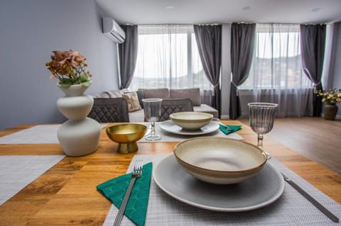 Living room, Seating area, Dining area