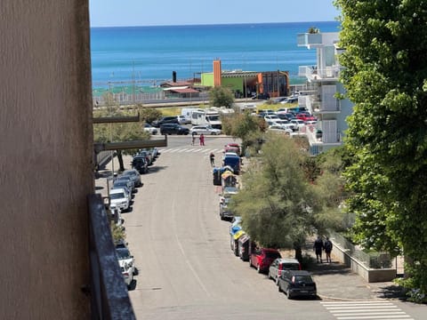 Neighbourhood, Sea view