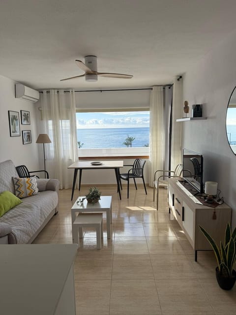 TV and multimedia, Living room, Dining area, Sea view