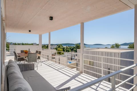 Patio, Natural landscape, View (from property/room), Balcony/Terrace, Sea view