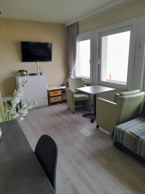 TV and multimedia, Photo of the whole room